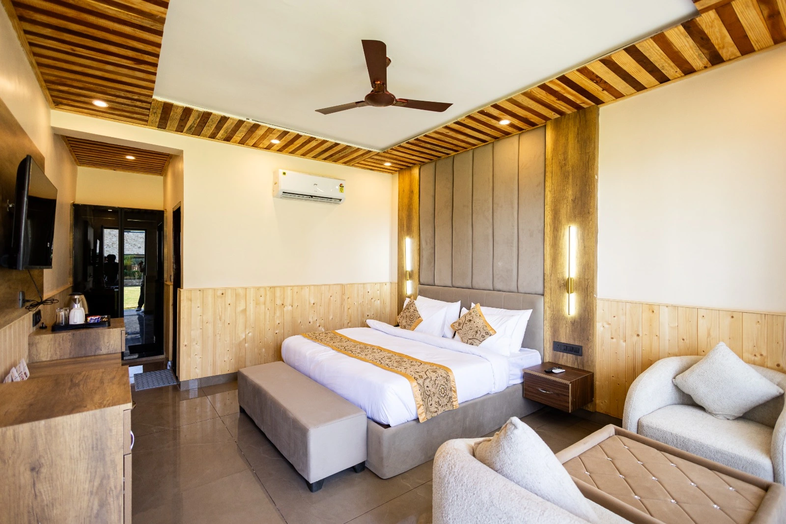 Elite Room with Balcony